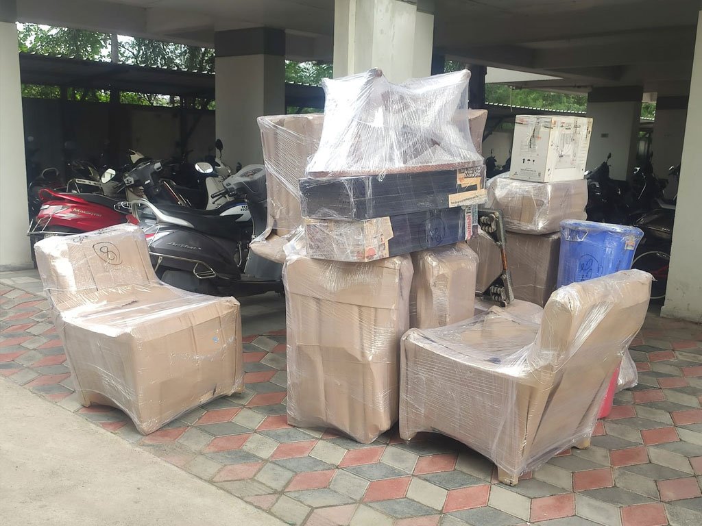 Safe Packers And Movers surat